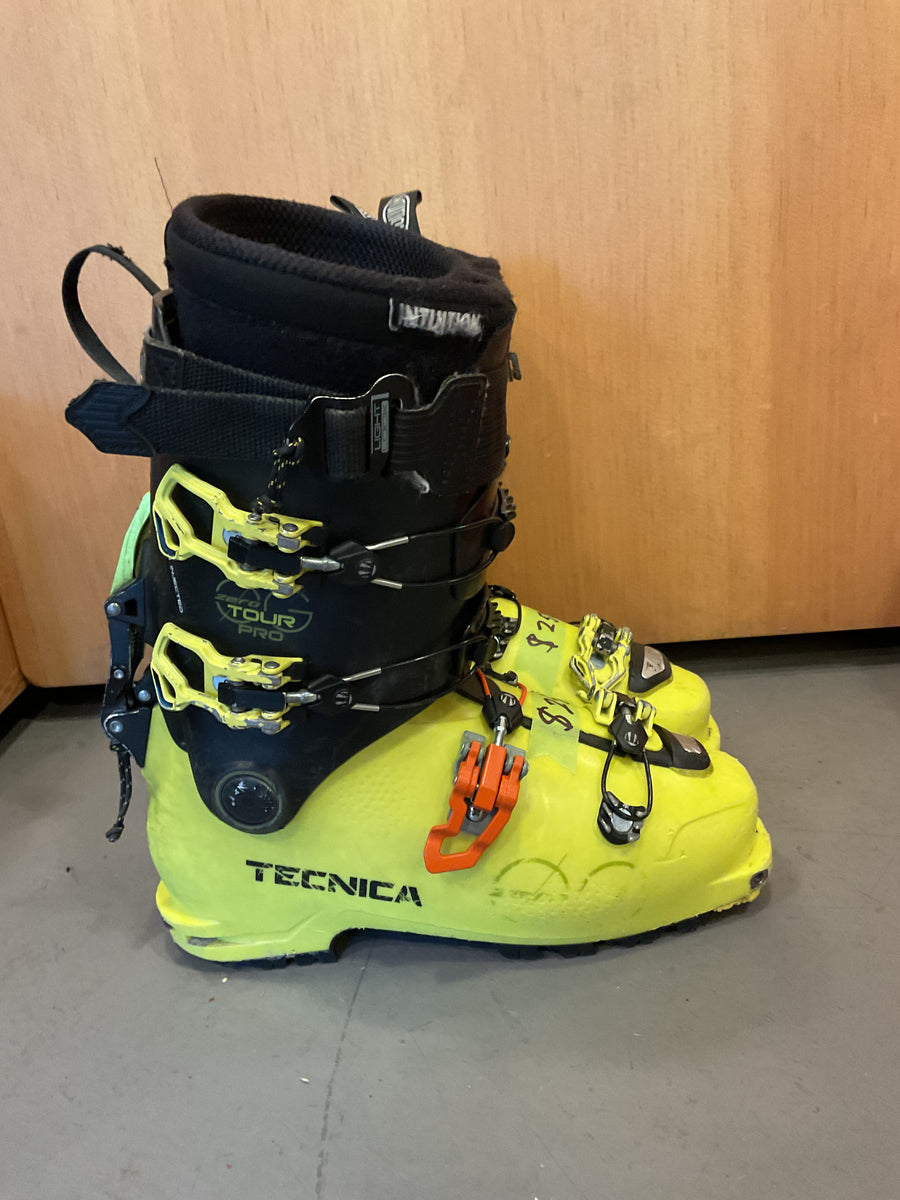 USED Tecnica Zero G Tour Pro 26.5 w/ Intuition Wrap