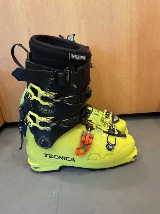 USED Tecnica Zero G Tour Pro 26.5 w/ Intuition Wrap